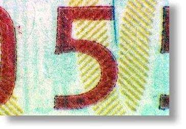 Turva-asiakirjoissa kohopainatusta käytetään usein numerosarjojen (esimerkiksi sarjanumerot)