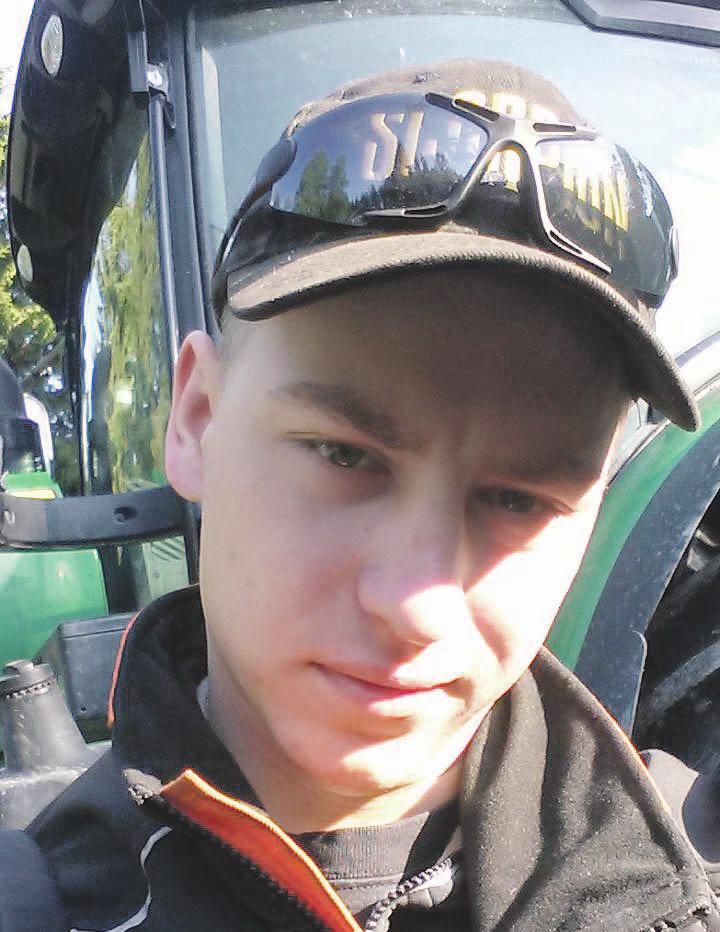 27 Metsäkoneen kopista koulun penkille Puiden kaataminen vaihtui oppimiseen. Miika Ylikoski aloitti opiskelun metsätalousinsinööriksi viime syksyllä.