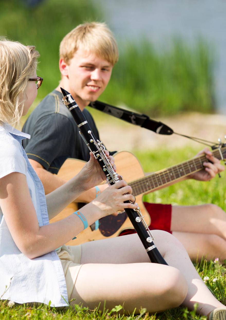 Musiikki / Minna Canthin koulu 18 Musiikkiluokilla opetuksen tavoitteena on kehittää monipuolisesti oppilaan musiikillisia taitoja ja valmiuksia, innostaa omaehtoiseen musiikin harrastamiseen.