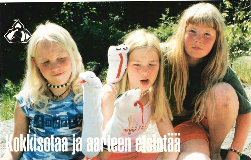 " Mutta muutamalla sadetakilla niistäkin ongelmista selvittiin! G-veneillä siis jälleen saavuttiin Suomenlinnan RT-killan lasten leirille, joka nyt järjestettiin jo kuudennen kerran.
