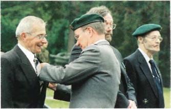 edelliselle puheenjohtajalle, everstiluutnantti evp. Olli Ollilalle ja killan varapuheenjohtajalle, reservin majuri Viljo Lehtoselle.