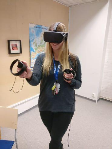 Vr-lasit opetuksessa Virtuaalitodellisuuden hyödyntäminen ammatillisessa koulutuksessa Asiakaspalvelu Kielten opetus Pilotoidaan virtuaalisesti erilaisia tilanteita, esim.