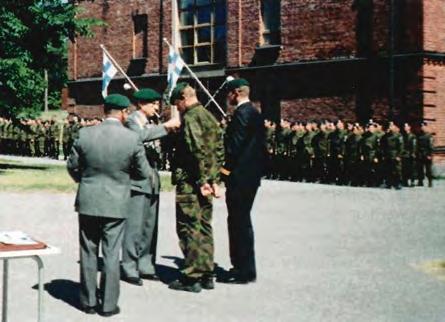 Nyberghille. Mitalit jakoi kenraali Tilander henkilökohtaisesti. Tilaisuudessa Maanpuolustuskiltojen liitto r.