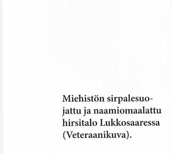 Äänisen Rannikkoprikaatin I Linnakkeiston joukkoja järjestyneenä esikuntansa eteen Äänislinnassa (Veteraanikuva).