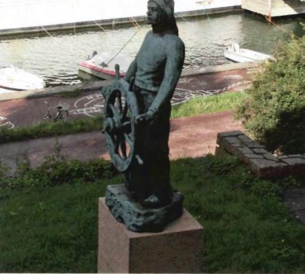 Palautteena matkasta on heti sanottava, että vapaamuotoisin kommentein sitä kartoitettaessa oli mielipiteissä päällimmäisenä ilo eri-ikäisten meriupseereiden mukana olosta.