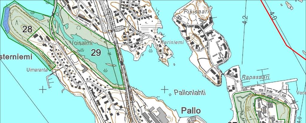 22 Kohteen arvo: Alueella on mahdollisia metsälain (10 ) erityisen tärkeisiin elinympäristöihin kuuluvia vähäpuustoisia kallioita, rehevä lehtolaikku ja rantaluhta.