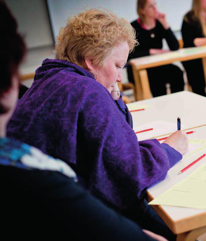 kulkua ja yhteisistä asioista keskustelua sekä johtajan mahdollisuuksia seurata arjen toimintaa sekä pedagogisten linjausten toteutumista etenkin iltaisin ja viikonloppuisin.