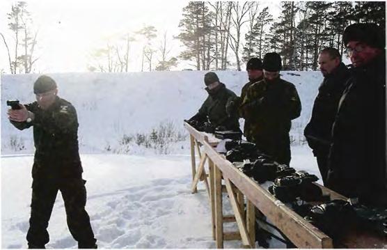 Tervetuloa kun- ilmoittautumisajankohtaan mennessä. lu on näissä kisoissa leikkimielisen ar- non joukkueella kisaan! Kilpailu koostuu muutamasta helpoh- motonta.