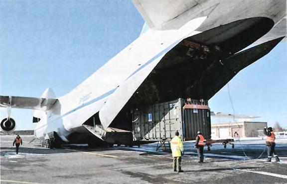 Materiaalin varastointipaikan olisi edullista sijaita lähellä koulutuspaikkaa, koska osaa siitä tarvitaan koulutusaikana.