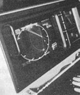 Maali voi vaikeuttaa torpedon hakeutumista pysäyttämällä kuljetuskoneistonsa tai hinaamalla häirintälähetintä. Aktiivisesti hakeutuva torpedo ohjau- 212-luokan sukellusvene.