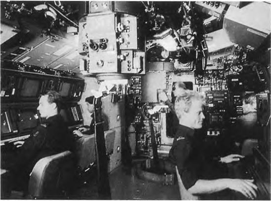 Pisin sukellusaika on yksi kuukausi ja se kykenee siirtymään sukelluksissa 3000 mpk. Kuva Jane's Underwater Warfare Systems 1999-00. tuu maaliin aktiivisen sonarinsa perusteella.
