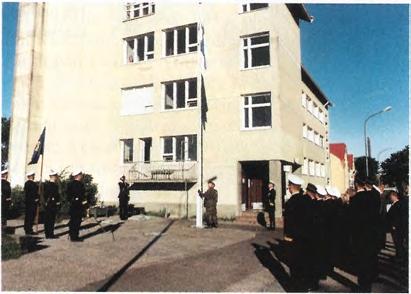 Komentajakapteeni Jarmo Valtimo johti tilaisuutta, jossa noin seitsemänkymmentä nuorta ilmoittautui varusmiespalvelukseen.