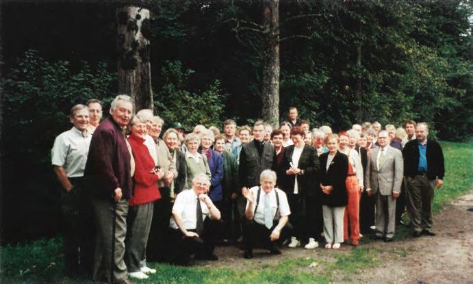 Latvia j a Viron raja ylitettiin Valka -Valga kaksoiskaupugissa. R a j a j a k a a kaupungin kahteen osaan.