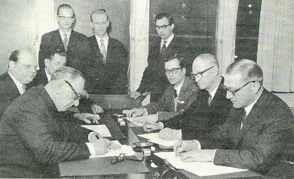 Isäni Viljo Kuukkanen Ensimmäinen kaksivuotinen työehtosopimus metallin piirissä allekirjoitetaan vuonna 1960.