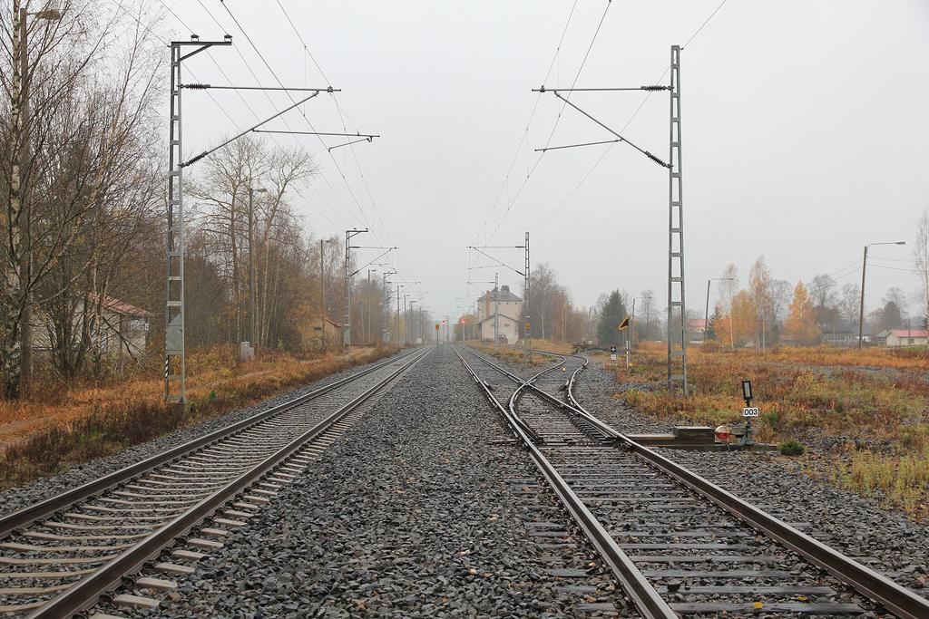 10.01.2017 41/53 Kuva 20. Kiinteistörajojen puolesta sopiva Kiukaisten seisakelaiturin sijainti vasemmalla laitetilarakennuksen (entisen asemarakennuksen) kohdalla, lokakuu 2016.
