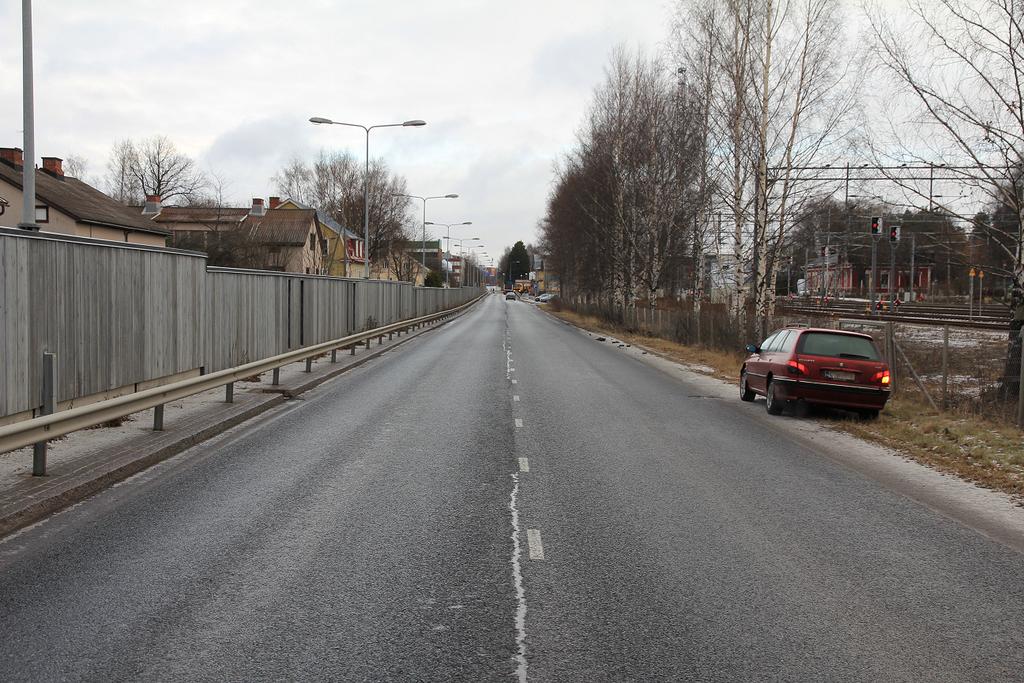 Rauma, raiteen R307 viereisen alueen leveys aitaan saakka
