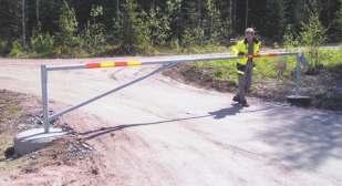 Liikenteenohjaus- ja sulkulaitteet Liikenteenohjaus- ja sulkulaitteet Jatkettava tiepuomi Tukeva 101,6 / 88,9 / 76,1 / 60,3 mm:n kuumasinkitty putkirakenne o Avautuu molempiin suuntiin 180