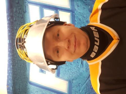 Kehittää pelaajia jääkiekkoilijoina, tarjota ratkaisumalleja pelitilanteisiin pelaajille. 3. Opettaa urheilijan elämää. 4. Wendel Clark, joukkue Ilves 5. Yhteishenki ja tasainen ikäryhmä.