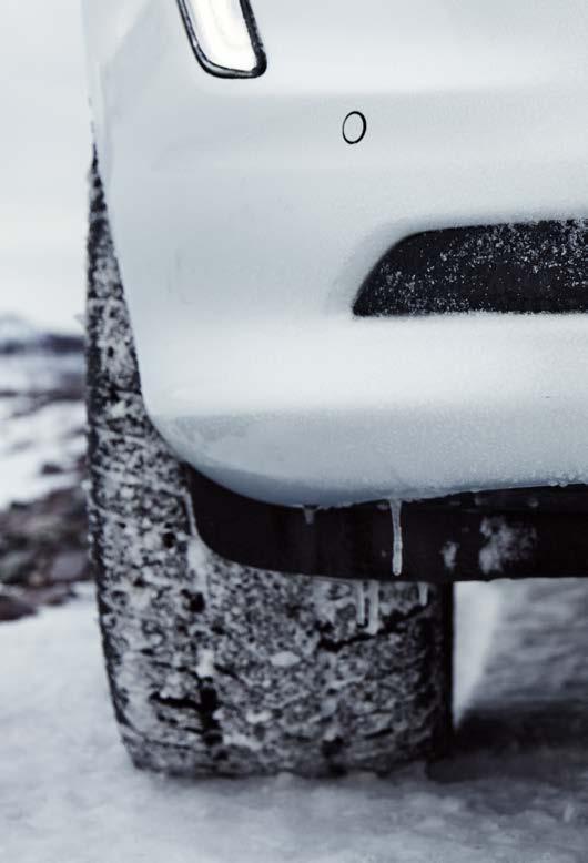 TALVIRENKAIDEN TESTAAMINEN UUSISSA VOLVOISSA Tavallinen testikierros alkaa tyypillisen pimeänä ja kylmänä aamuna, päivänvaloa näkyy vasta pari tuntia ennen puolta päivää.