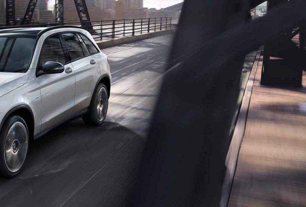 9 Matkalla parempaan maailmaan: GLC 350 e 4Matic Autonmitalla edellä aikaansa: GLC 350 e 4Matic Plug-in-Hybrid.
