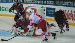 Porin Ässiä kausilla 2009 2011 edustanut Tommi Huhtala pelaa Jokereissa kolmatta kautta. Tänä syksynä KHL:ään liittyi myös kymmenkunta suomalaispelaajaa riveihinsä palkannut HC Kunlun Red Star.