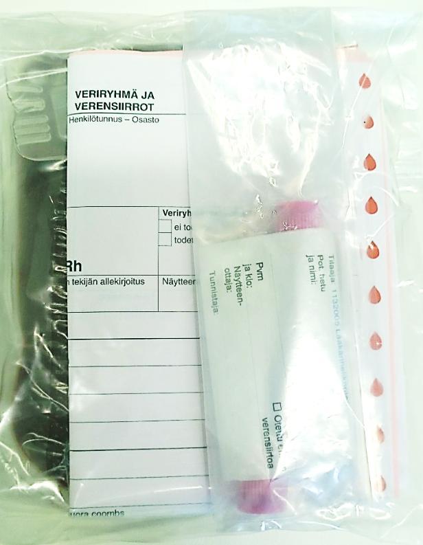 Lääkärihelikopterin tukikohdassa (Vesikuja 9, 01530 Vantaa) ylläpidetään hätäverivarastoa: kahta O RhD neg punasoluvalmistetta säilytetään kuljetuslaukussa, jossa on kylmäelementti (Credo S4 2 48 EMT