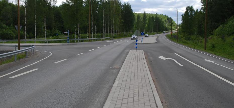 Kuva 21: Kataanmäen kanavoitu tasoliittymä, johon Lemettilän turvattoman nykyisen nelihaaraliittymän liikenne ohjataan.