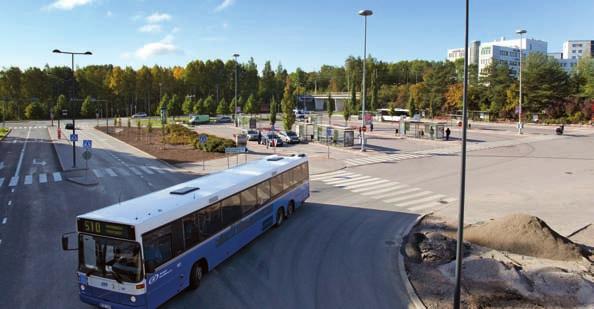 Myös Martinlaakson bussiterminaali on kotisi vieressä ja tarjoaa runsaat reitit sekä Vantaan sisällä että Helsingin ja spoon suuntaan.