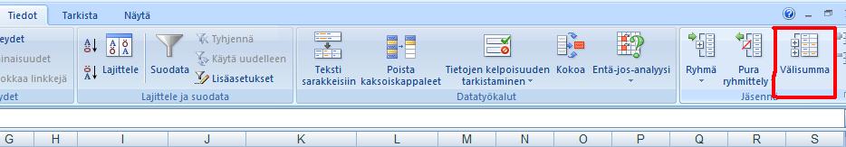 Valitse tässä kohtaan Tietojen muuttuessa sarakkeessa Yritys ja Käytä funktiota Laske.