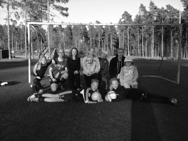 SaSi-Cup Tänä vuonna Saharan Sissit pelailivat poikkeuksellisesti SaSi-Cupissa jalkapalloa perinteikkään salibandyn sijaan.