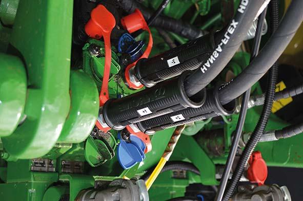 Pos: 110.17 /BA/Inbetriebnahme/EasyCut/Hydraulik/Hydraulikanschluss Bild EC B 870 CV/CR @ 364\mod_1440689587362_71.docx @ 2683862 @ @ 1 Pos: 110.22 /Layout Module /----------------Leerzeile 5 Pt.