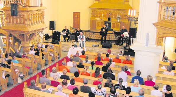 6 Osviitta Elvis-gospel koskettaa - jälleen kesällä Kotkassa Viime kesänä Meripäivillä seurakunnan ja Kotkan Elvis Alajaoston (KEA) Kotkan kirkkoon kutsuma Konneveden seurakunnan iltamessuproduktio
