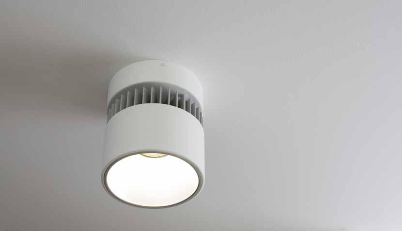 Julkiset tilat Aura Conspecto Ceiling & Wall Pinta-asennettava, energiatehokas LED-alasvalo Vaihdettava LED-valonlähde Energiatehokas Erinomainen värintoisto Saatavana DALI-versio 5 vuoden takuu Aura