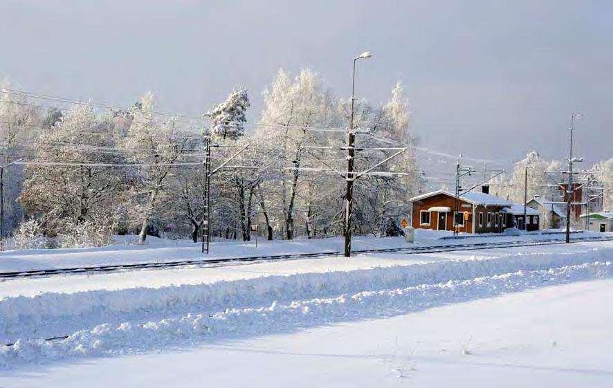 24 Uudenkylän asema ja Asemanpuisto ratapihan