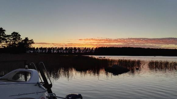 Nuotiopaikan tein venepaikan viereen kivikkoon. Markku Sandström La 10.9.