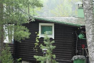 5. Kotiin Sateinen näkymä Markku Sandström Sataa sataa ropisee Markku Sandström Aamusta sade oli lakannut, ja pilvipoutainen ilma vallitsi.
