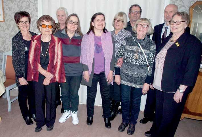 Kuulumisia Satakunnan kerhon juhlista Teksti: Saini Lepistö. Kuva: Kai Leinonen Satakunnan kuurosokeiden kerho täytti 30 vuotta 1.10.2017. Juhlimme tapahtumaa 26.10. Raumalla ensin ravintola Savilassa ja sitten Rauman teatterissa.