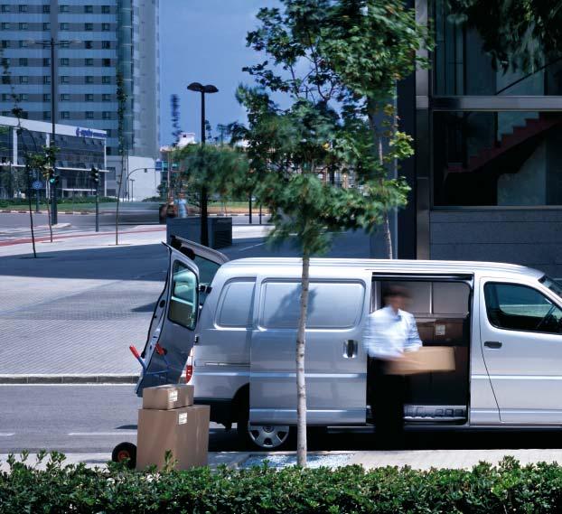 Toyota Hiace Toimiva ratkaisu, jolla työt tulevat tehdyksi Kovaan päivätyöhön tarvitaan ahkera pakettiauto käytännöllinen, tehokas ja kestävä. Auto, joka on suunniteltu sinua ja tarpeitasi ajatellen.