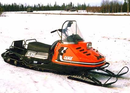 Malli: Lynx 535 Vuosi: 1980 Rotax 440 Omistaja: Antero Kelkkaan on lisätty 60 cm pala telamattoa. Ns. saranaliitoksella.