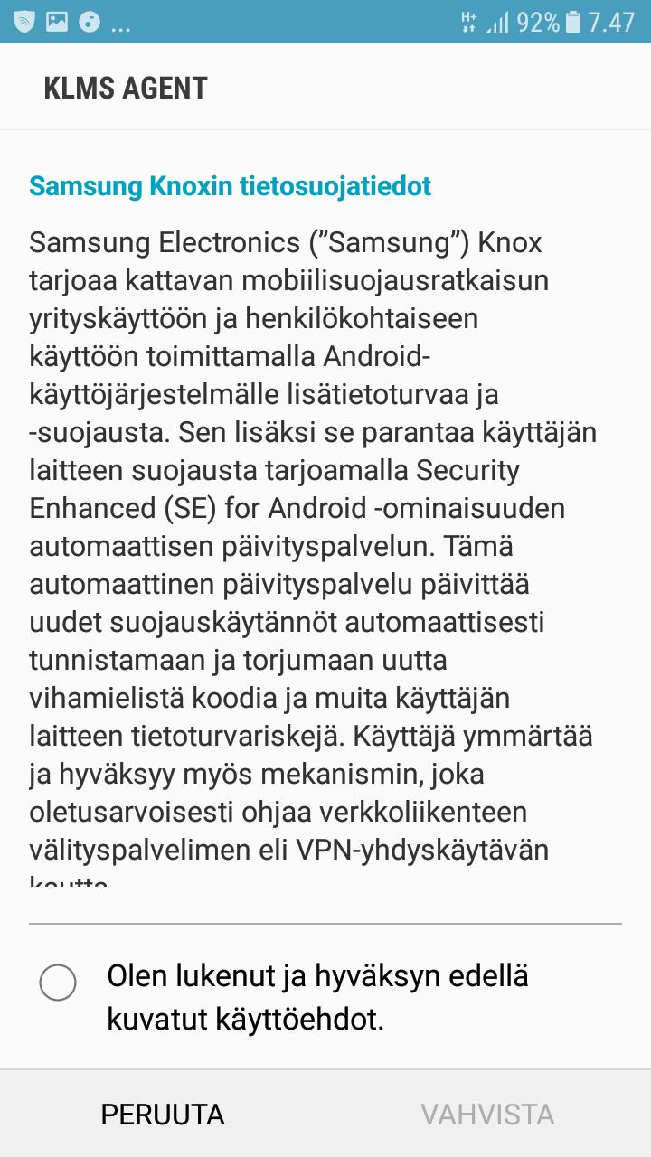 Päivitykset. Seuraavaksi puhelin hakee käyttöönottoon liittyviä päivityksiä.