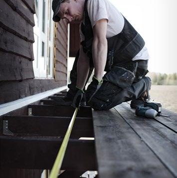KOLME PUUKKOA KYMPILLÄ! 10 00 /3 kpl Puukko Hultafors 386520 HVK-B Ainutlaatuisen kiinnitysmekanismin ansiosta tuppi ei irtoa vahingossa työvaatteen napista.