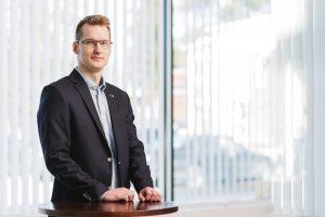 Luovat ratkaisut Luovat ratkaisut -hanke toteuttaa luovien alojen yrittäjille ja yritysten henkilöstölle koulutuskokonaisuuden, joka edistää kaupallistamis- ja liiketoimintaosaamista.