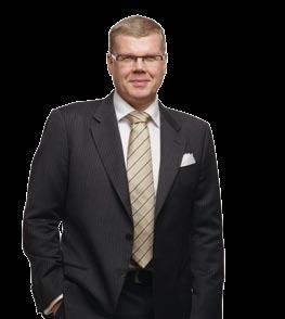 68 Keskon vuosi 2007 Konsernijohtoryhmä 31.12.2007 Matti Halmesmäki Terho Kalliokoski Jari Lind Matti Leminen Matti Halmesmäki s. 1952, kauppatieteiden maisteri, varatuomari.