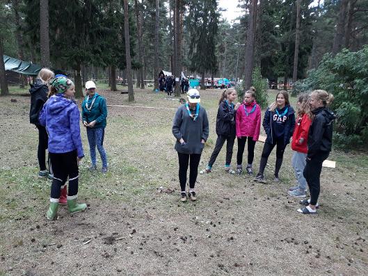 Teem a: M uut t oliikkeiden ja pakolaisuuden herät t äm ien ajat ust en jakam inen Tav oi t e: Poht ia yhdessä esiin nousseit a kysym yksiä ja käsit ellä aiem pien rast ien herät t äm iä t unt em