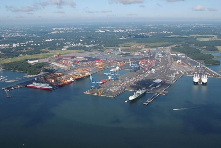 Demo2013 Vuosaaren satamakeskuksessa on energiatehokkaiden, päästöttömien ja äänettömien ratkaisujen näyteikkuna Vuosaaren satama on moderni edelläkävijä mallisatamana, joka huolehtii
