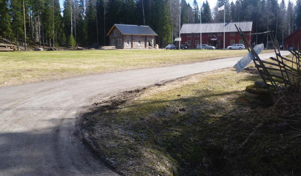 3.3.2 Kertaluonteiset toimenpiteet 3.3.3 Vuosittaiset toimenpiteet Kertaluonteiset toimenpiteet tieympäristössä ovat: Museotien aluerajauksen tarkistus Museotien viitoituksen uusiminen valtatien 8