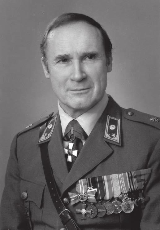 In memoriam Ilmatorjuntasäätiön grand old man Aarne J. Aarnio Sotiemme veteraani, vuorineuvos, reservin majuri Aarne Johannes Aarnio kuoli 95 vuoden iässä 6.4.2013.