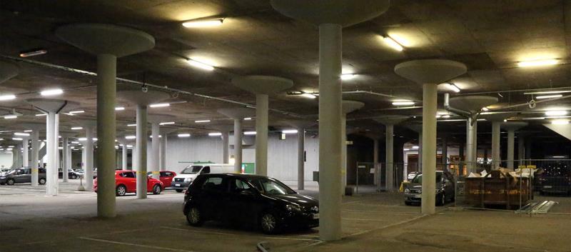 LED-valaisimien pitkä elinkaari ja ohjaustoimivuus tekevät niistä kovan kilpailijan perinteisille monimetalli- ja purkauslampuille. [40.