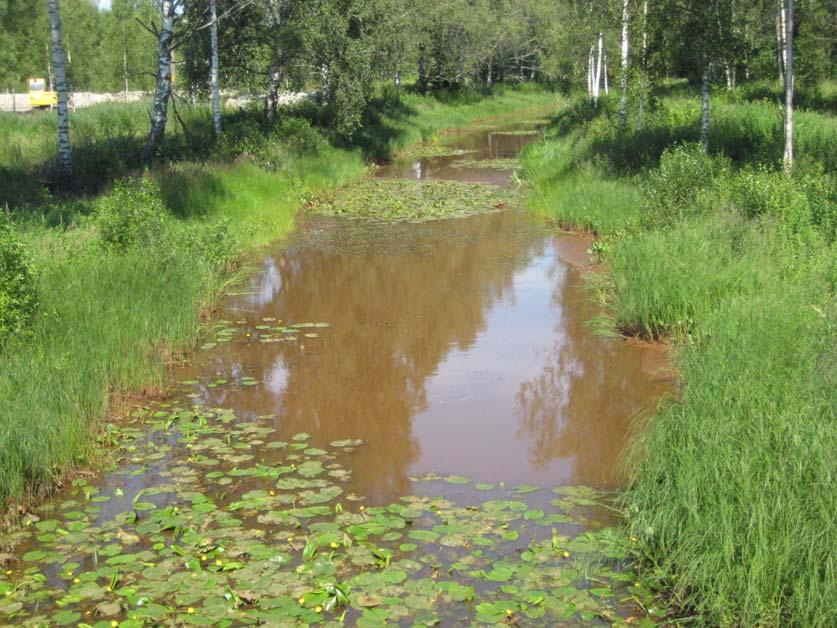 Storkotabacken / Kvarnbacken. Hyvin säilyneet Malanderin tuulimyllyn rauniot. Vanhoja muureja, talonpohjia, tielinja ja kaivo. 28.