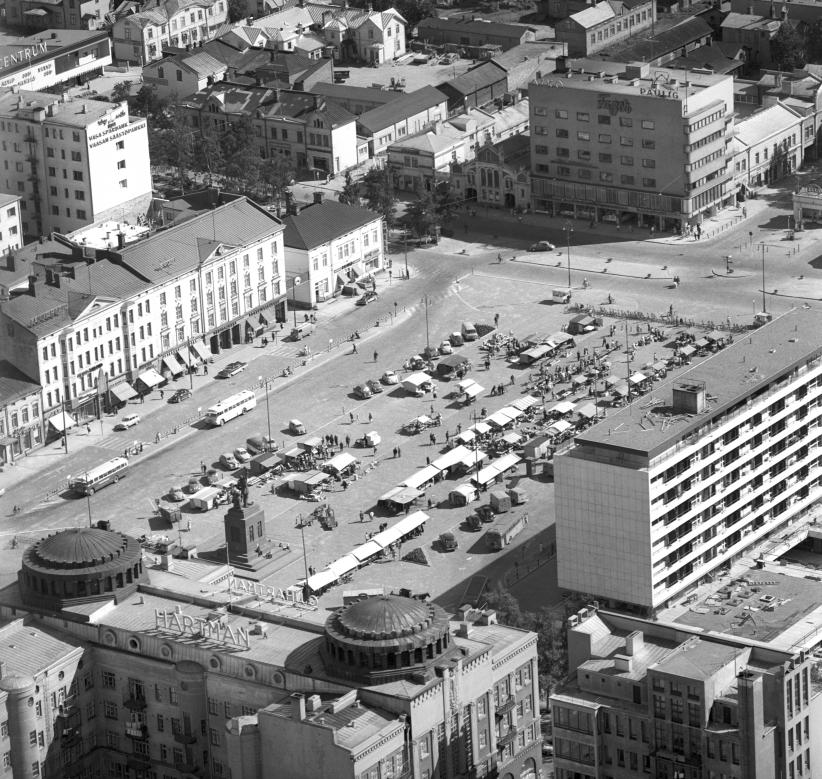 Liikenteen kasvaessa rakennettiin Vaskiluotoon uusi siltapenger 1960-luvulla.